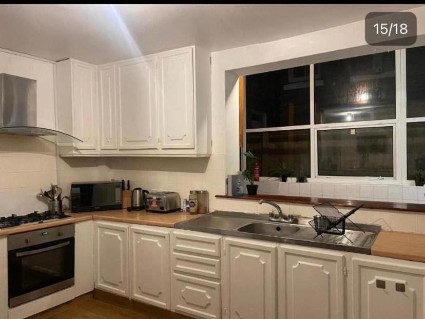 Pensiune Balham, South Spacious, Lambert, 6 Available Londra