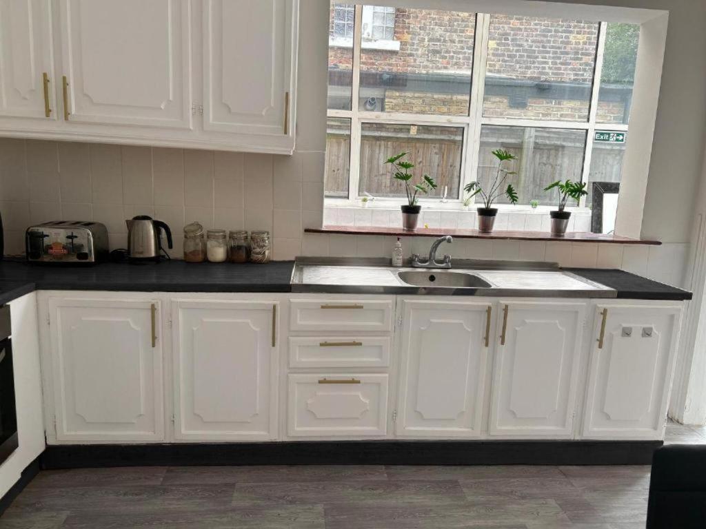 Balham, South Spacious, Lambert, 6 Available Pensiune